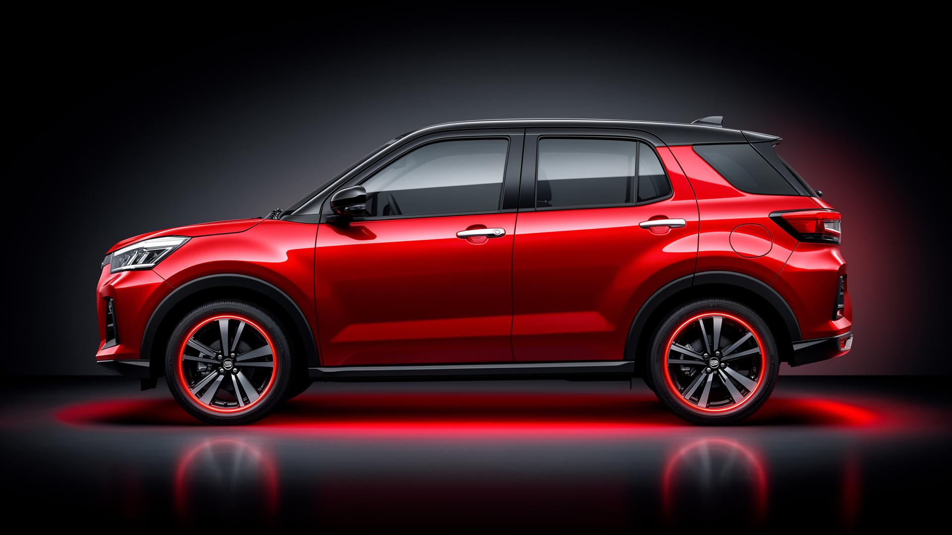 Daihatsu Rocky merah - mobil andalan